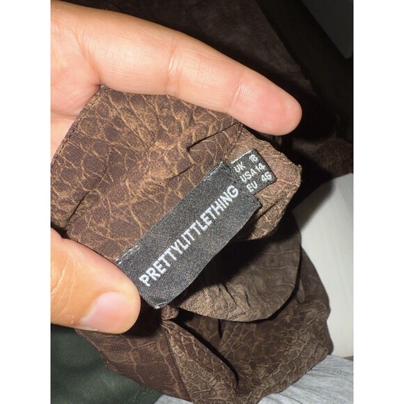 PrettyLittleThing Chocolate Brown Snake Print Halterneck Maxi Dress – Size 14 - Picture 5 of 5